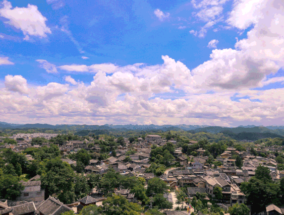 美丽故乡网红打卡地,贵州太魔幻,引得外国摄影师争相来打卡
