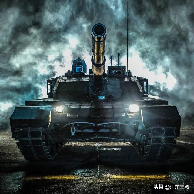 摄影师给力,歼-10战斗机超低空穿越山谷媲美国际大片