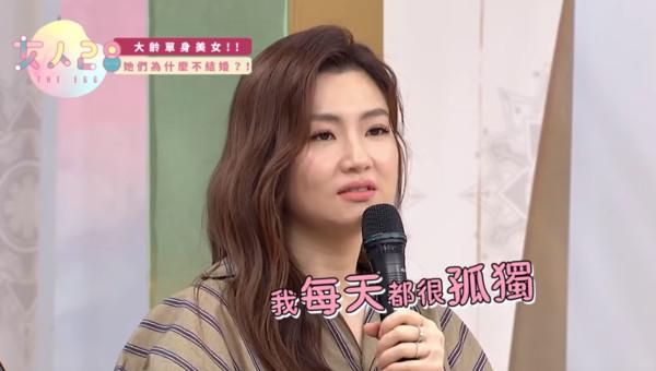 Selina泪洒摄影棚!感叹我每天都很孤独
