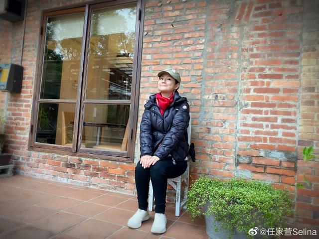 Ella3岁儿子给任家萱拍大片,网友:摄影师是腿控吗