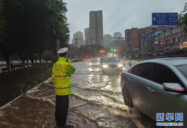 直击｜重庆城区降大暴雨，115个雨量站超过20毫米