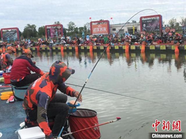 “以鱼会友 齐聚一塘” 中国泗洪国际大圆塘百万钓鱼大赛开竿
